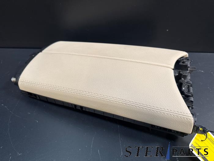Begagnade Armstöd Mercedes C Estate (S205) C-350 e 2.0 16V Pris € 49,50 Marginaltabell erbjuds av Sterparts Mercedes specialist
