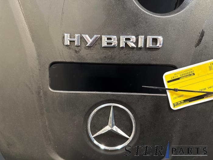 Abdeckblech Motor van een Mercedes-Benz C Estate (S205) C-350 e 2.0 16V 2016