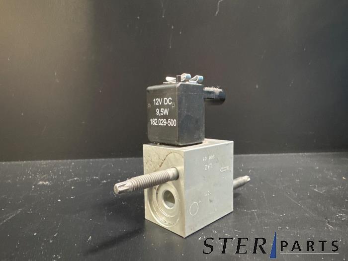 Gebrauchte Ausgleichventil Airco Mercedes C Estate (S205) C-350 e 2.0 16V Preis € 34,95 Margenregelung angeboten von Sterparts Mercedes specialist