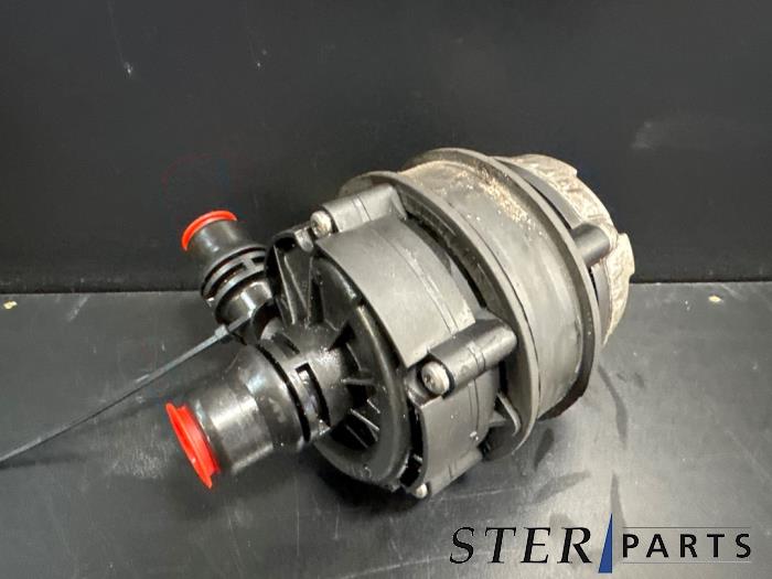 Begagnade Extra vattenpump Mercedes C Estate (S205) C-350 e 2.0 16V Pris € 29,95 Marginaltabell erbjuds av Sterparts Mercedes specialist