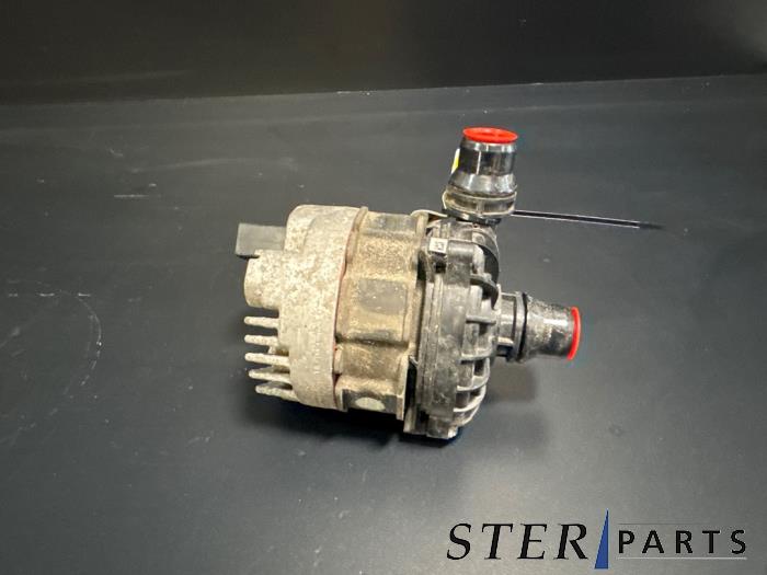 Begagnade Extra vattenpump Mercedes C Estate (S205) C-350 e 2.0 16V Pris € 49,50 Marginaltabell erbjuds av Sterparts Mercedes specialist