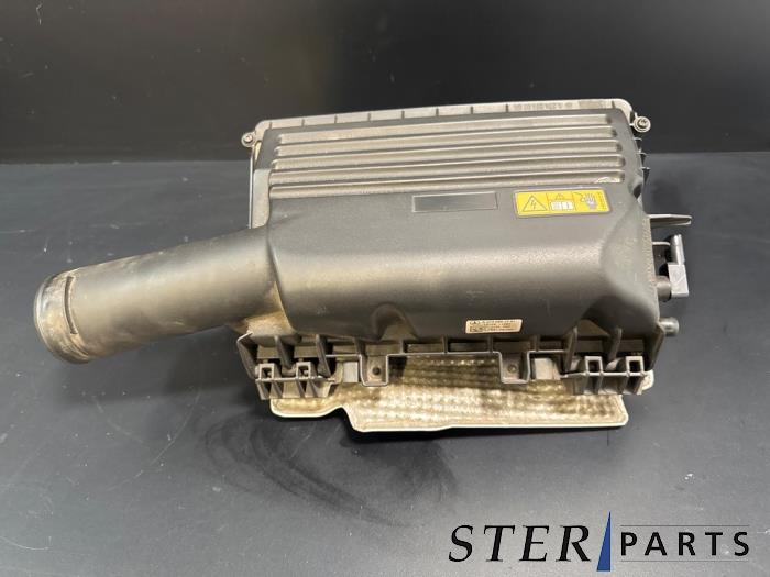 Begagnade Luftfilterhus Mercedes C Estate (S205) C-350 e 2.0 16V Pris € 34,95 Marginaltabell erbjuds av Sterparts Mercedes specialist