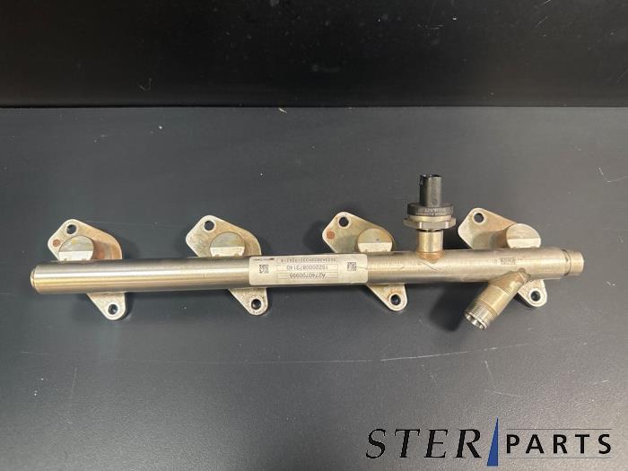 Gebrauchte Kraftstoffverteiler Mercedes C Estate (S205) C-350 e 2.0 16V Preis € 44,95 Margenregelung angeboten von Sterparts Mercedes specialist