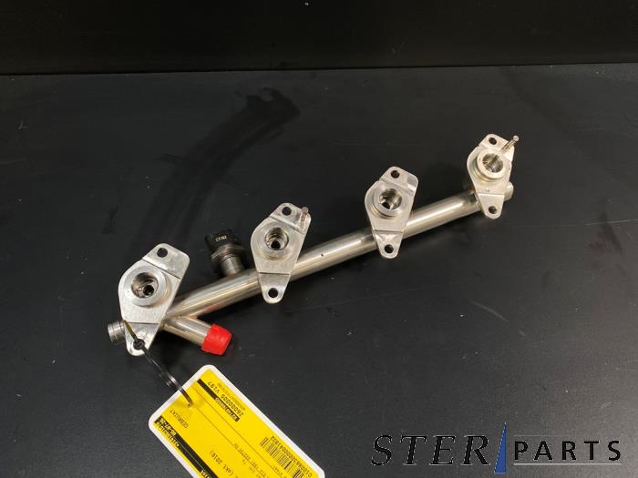Gebrauchte Kraftstoffverteiler Mercedes C Estate (S205) C-350 e 2.0 16V Preis € 44,95 Margenregelung angeboten von Sterparts Mercedes specialist