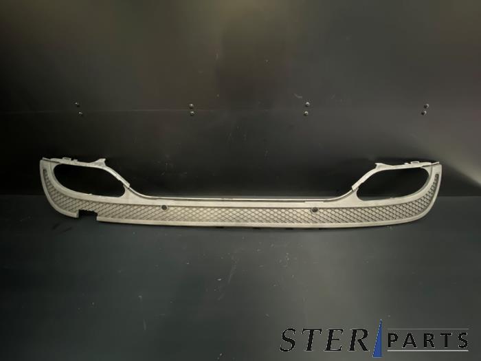 Nya Diffuser, bakre stötfångare Mercedes C (W205) C-220 2.2 CDI BlueTEC, C-220 d 16V Pris € 90,15 Inklusive moms erbjuds av Sterparts Mercedes specialist