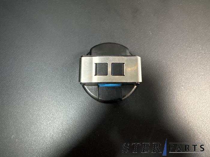 Begagnade Regnsensor Mercedes A (W176) 2.2 A-220 CDI 16V Pris € 14,95 Marginaltabell erbjuds av Sterparts Mercedes specialist