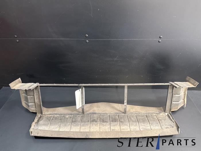 Begagnade Lufttratt Mercedes A (W176) 2.2 A-220 CDI 16V Pris € 14,95 Marginaltabell erbjuds av Sterparts Mercedes specialist
