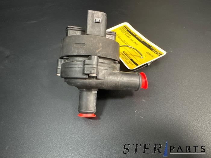 Begagnade Extra vattenpump Mercedes A (W176) 2.2 A-220 CDI 16V Pris € 24,95 Marginaltabell erbjuds av Sterparts Mercedes specialist