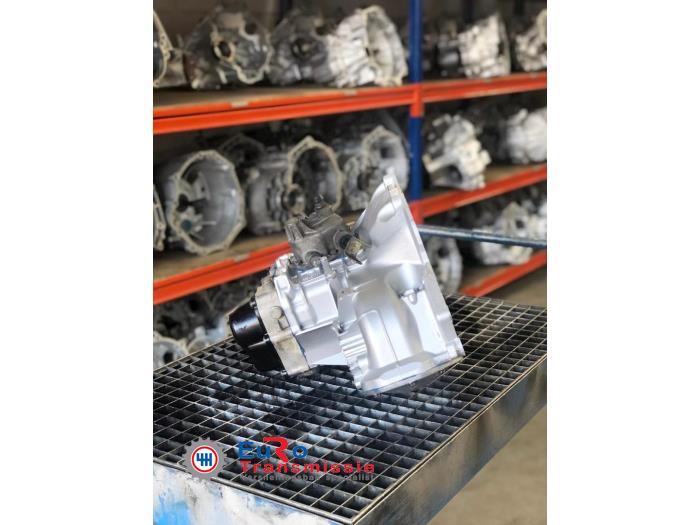 Gearbox from a Opel Corsa E 1.4 16V Bi-Fuel 2016