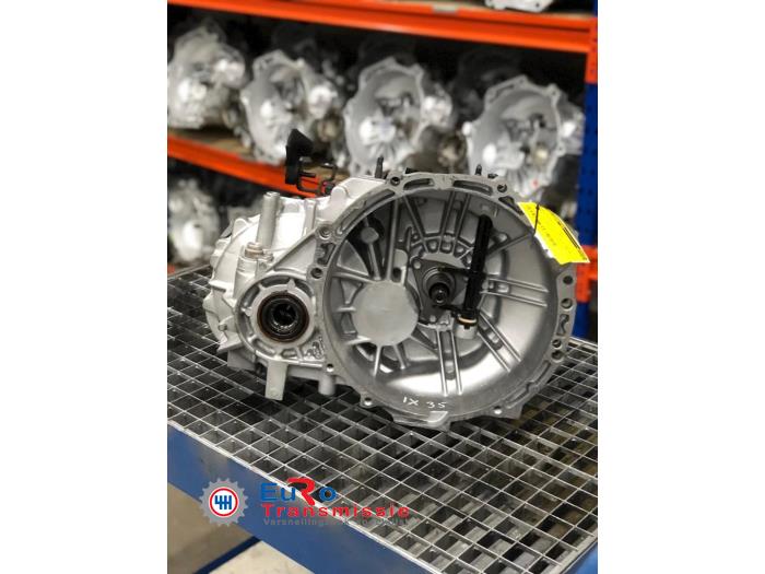 Gearbox from a Hyundai iX35 (LM) 2.0 16V 2012