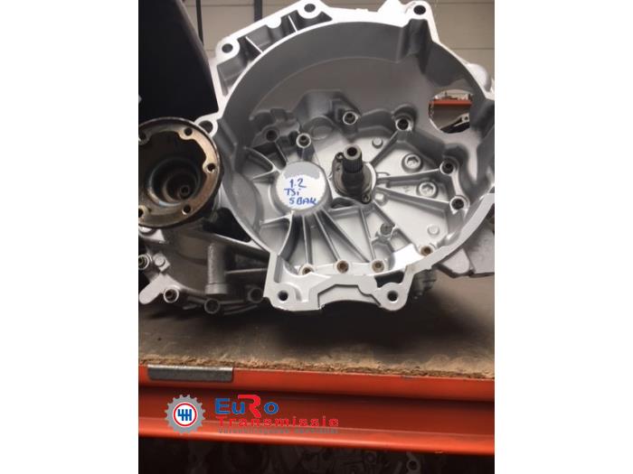Getriebe van een Volkswagen Polo V (6R) 1.2 TSI 16V BlueMotion Technology 2015