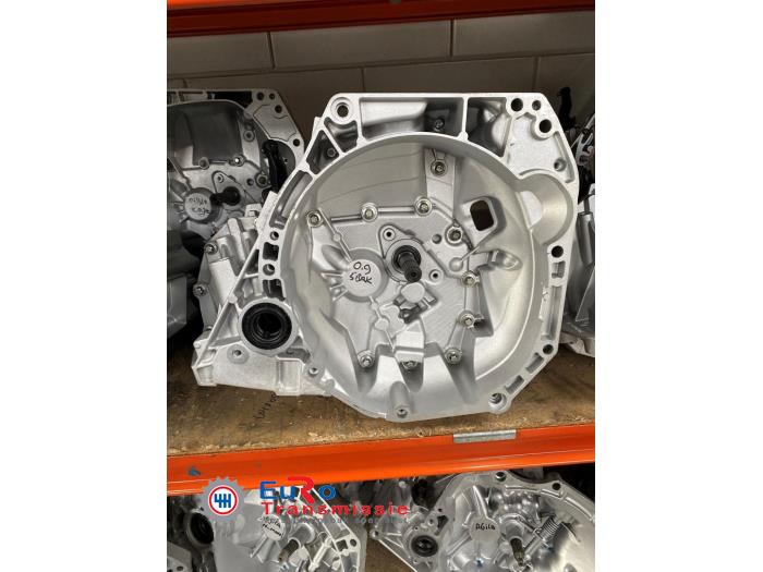 Gearbox from a Renault Clio IV Societe 0.9 Energy TCE 12V 2015