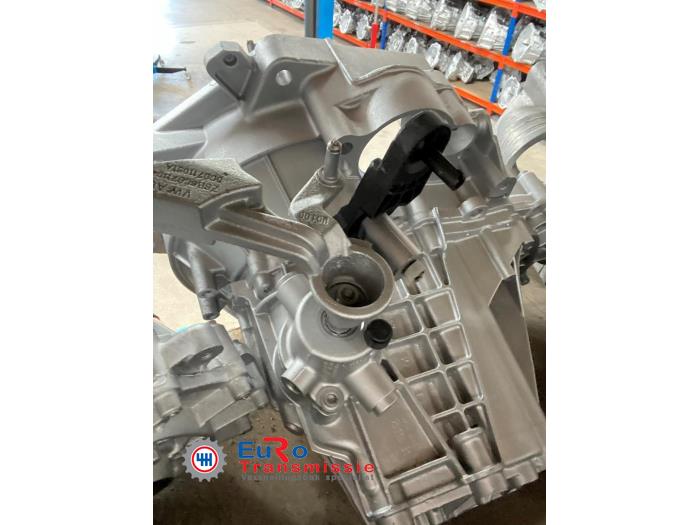 Gearbox from a Volkswagen Polo V (6R) 1.0 12V BlueMotion Technology 2016