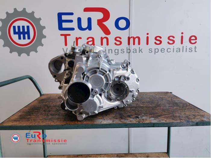 Gearbox from a Volkswagen Touran (1T1/T2) 2.0 TDI 16V 136 2009