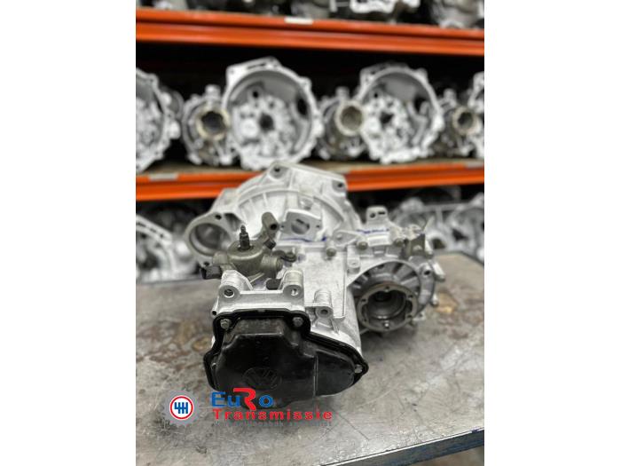 Växellåda från en Volkswagen Caddy III (2KA,2KH,2CA,2CH)  2013