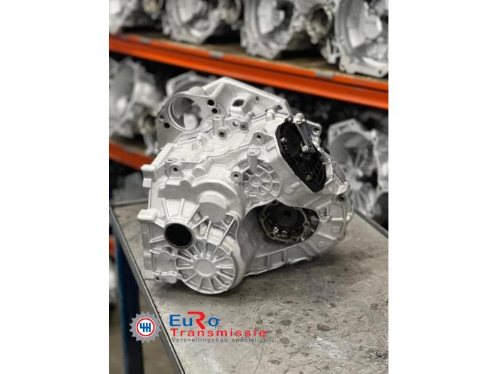 Gearbox from a Volkswagen Touran (1T1/T2)  2009