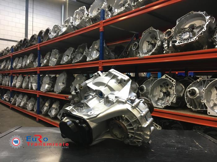 Växellåda från en Volkswagen Caddy Combi III (2KB,2KJ) 1.4 16V 2008