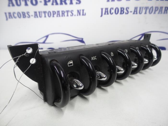 Used Mini Cooper S R53 1 6 16v Electric Window Switch Electric Window Switch From A Mini Cooper S R53 1 6 16v 2006
