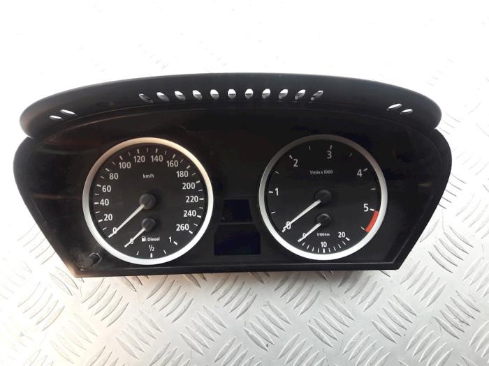 Odometer KM from a BMW 5 serie (E60) 535d 24V 2006