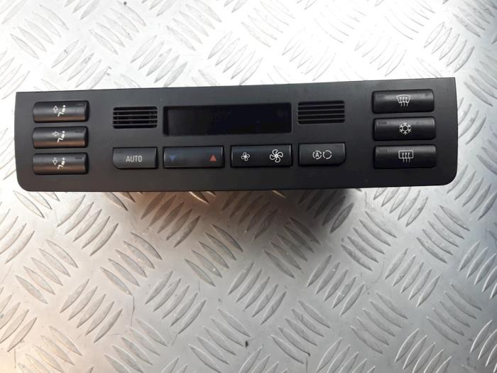 Używane Panel climatronic BMW 3 serie (E46/4) 320i 24V Cena € 25,00 Procedura marży oferowane przez Bentie's autodemontage