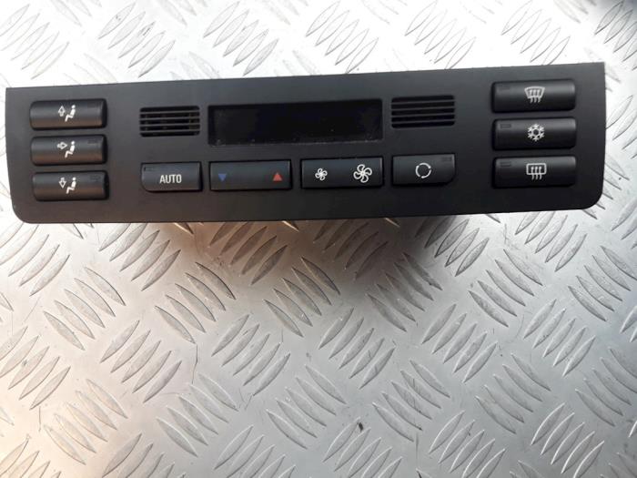 Używane Panel climatronic BMW 3 serie (E46/2C) 320 Ci 24V Cena € 25,00 Procedura marży oferowane przez Bentie's autodemontage