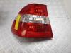 Taillight, left from a BMW 3 serie (E46/4), 1997 / 2005 316i 16V, Saloon, 4-dr, Petrol, 1.596cc, 85kW (116pk), RWD, N45B16A, 2002-06 / 2005-02, EY11 2003