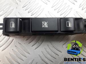 Used Electric window switch BMW 3 serie (E46/4) 320d 16V Price € 25,00 Margin scheme offered by Bentie's autodemontage