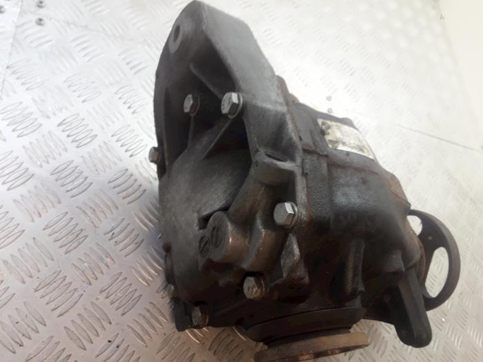 Rear differential from a BMW 3 serie Touring (E91) 318d 16V 2011
