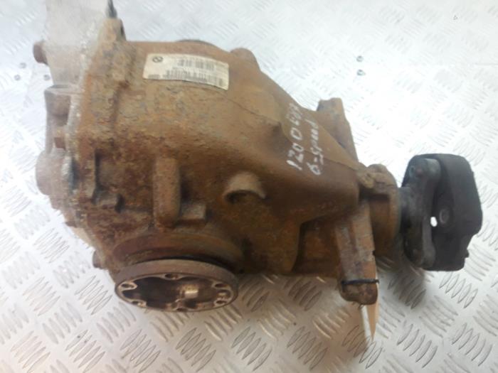 Rear differential from a BMW 1 serie (E87/87N) 120d 16V 2007