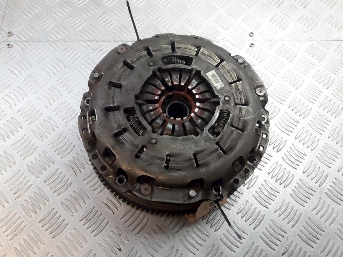 Dual mass flywheel from a BMW 3 serie (E90) 325i 24V 2005