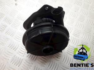 Used Secondary pump BMW 3 serie Compact (E46/5) 316ti 16V Price € 30,00 Margin scheme offered by Bentie's autodemontage