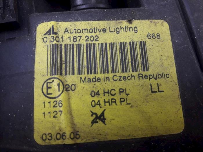 Headlight, right from a BMW 3 serie Compact (E46/5) 316ti 16V 2002