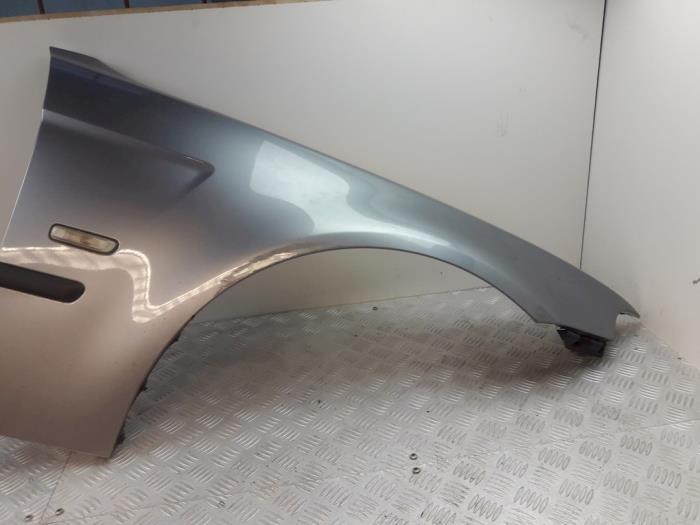 Front wing, right from a BMW 3 serie Compact (E46/5) 316ti 16V 2003