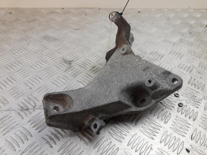 Usagé Support moteur BMW 3 serie (E90) 320d 16V Prix € 20,00 Règlement à la marge proposé par Bentie's autodemontage