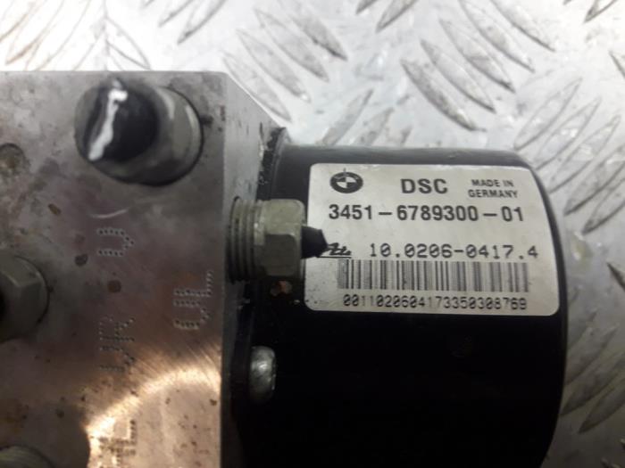 ABS pump from a BMW 1 serie (E81) 120d 16V 2011
