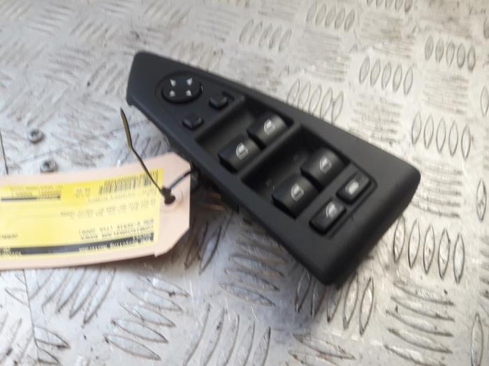 Usados Interruptor combinado de ventanillas BMW 6 serie (E64) 635d 24V Precio € 50,00 Norma de margen ofrecido por Bentie's autodemontage