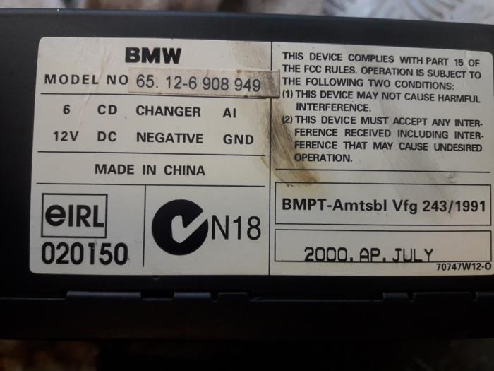 Zmieniarka CD z BMW 3 serie (E46/4) 323i 24V 1999