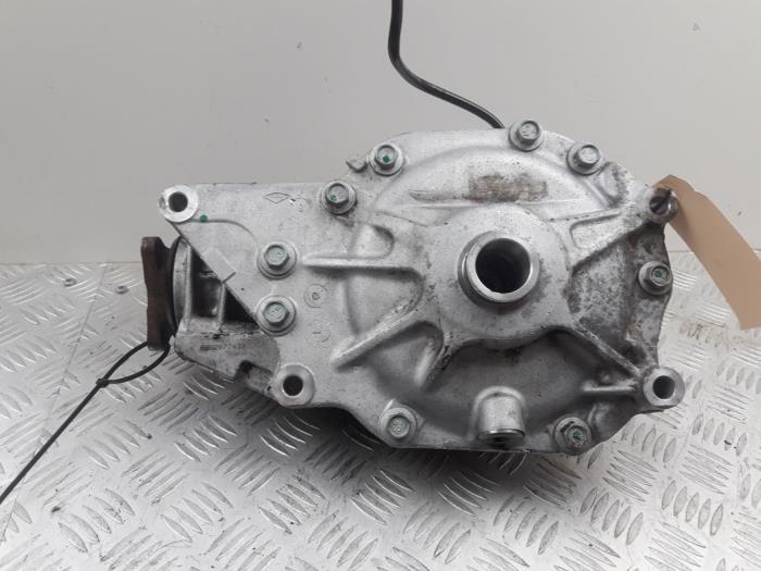Front differential from a BMW X5 (E70) 30d xDrive 3.0 24V 2010