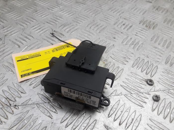 Begagnade Elspegelmodul BMW 3 serie Touring (E46/3) 325Xi 24V Pris € 25,00 Marginaltabell erbjuds av Bentie's autodemontage