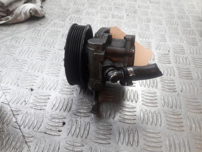 Usagé Pompe de direction BMW 5 serie (E60) 525i 24V Prix € 90,00 Règlement à la marge proposé par Bentie's autodemontage