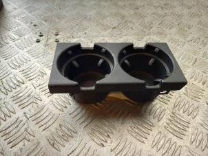 Used Cup holder BMW 3 serie (E46/4) 320d 16V Price € 25,00 Margin scheme offered by Bentie's autodemontage