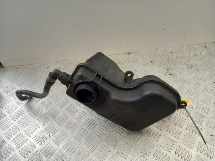Expansion vessel from a BMW 5 serie (E60) 530d 24V 2004