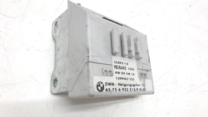 Używane Modul alarmu BMW 5 serie (E39) 520i 24V Cena € 15,00 Procedura marży oferowane przez Bentie's autodemontage