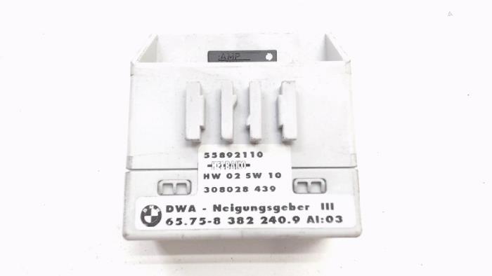 Alarm module from a BMW 3 serie Touring (E46/3) 320d 16V 1999