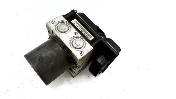 Usagé Bloc ABS BMW 5 serie (E60) 530d 24V Prix € 100,00 Règlement à la marge proposé par Bentie's autodemontage