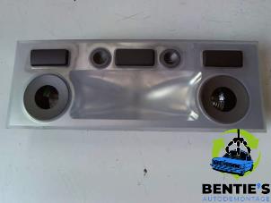 Usagé Eclairage intérieur avant BMW 7 serie (E65/E66/E67) 735i,Li 3.6 V8 32V Prix € 15,00 Règlement à la marge proposé par Bentie's autodemontage