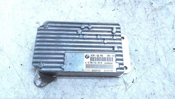 Airbag Module from a BMW 5 serie Touring (F11) 530d 24V 2011