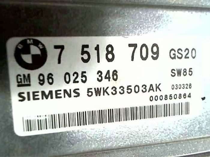 Ordinateur réservoir automatique d'un BMW 5 serie (E39) 530d 24V 2003