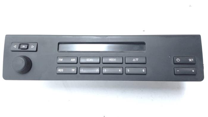Begagnade Innerdisplay BMW 5 serie Touring (E39) 528i 24V Pris € 25,00 Marginaltabell erbjuds av Bentie's autodemontage
