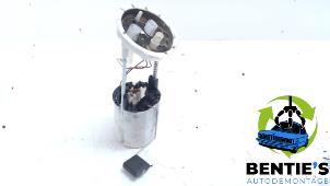 Usados Bomba eléctrica de combustible BMW 3 serie (E90) 335i 24V Precio € 60,00 Norma de margen ofrecido por Bentie's autodemontage